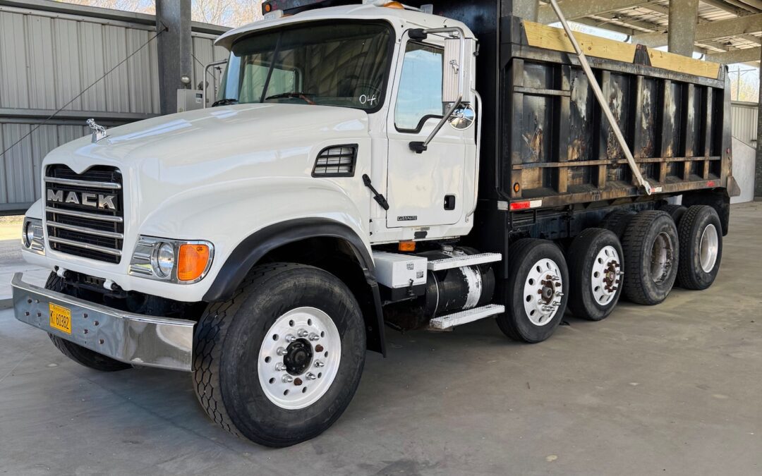 2004 Mack Granite Dump Truck